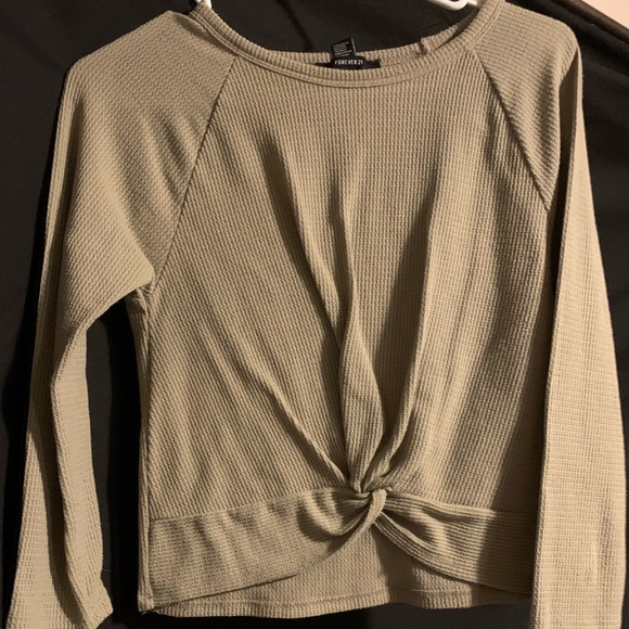 Forever 21 Tops - Olive green crop top